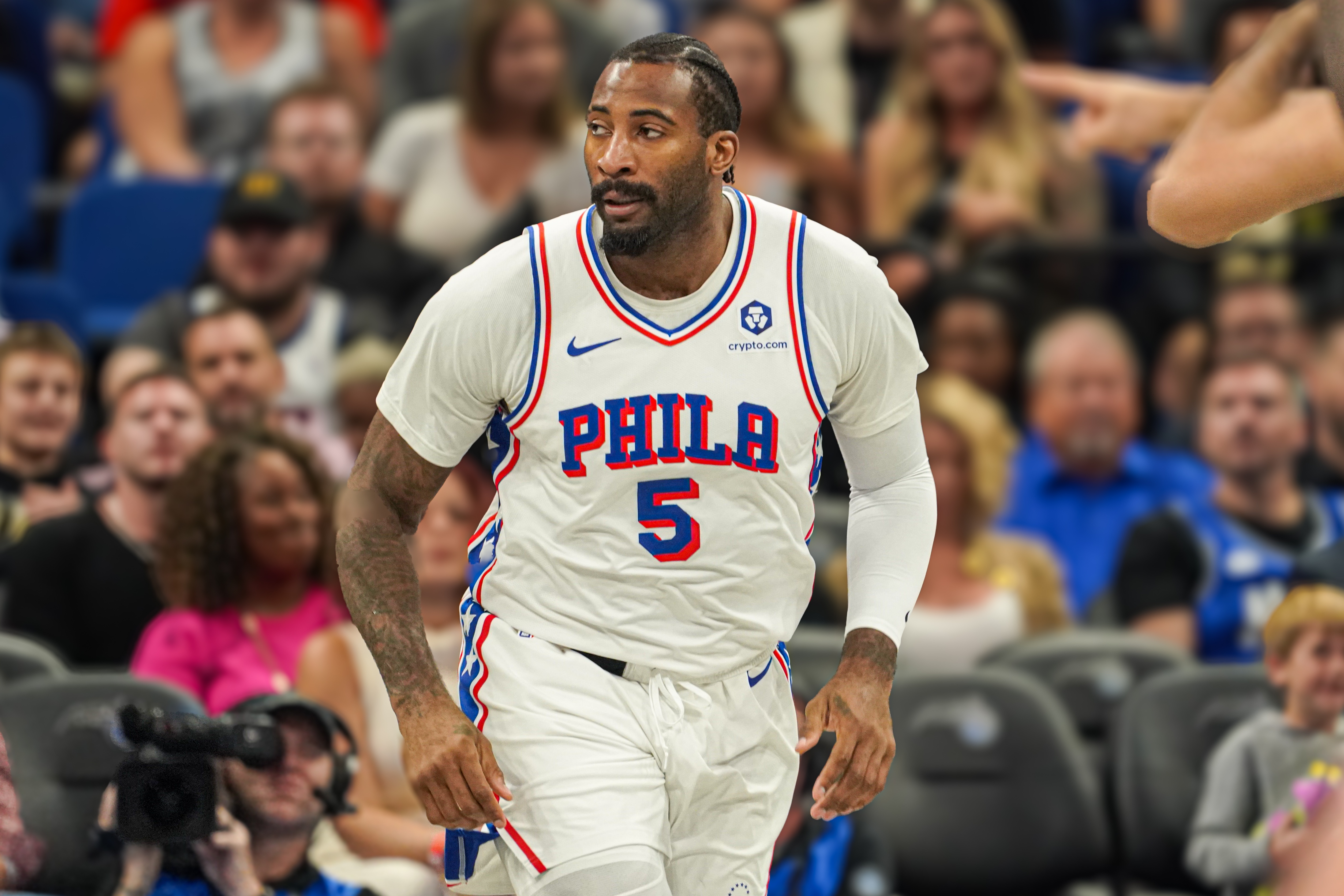 开云平台-篮板怪兽！德拉蒙德10中4得8分15板1助1帽 其中6个前场板